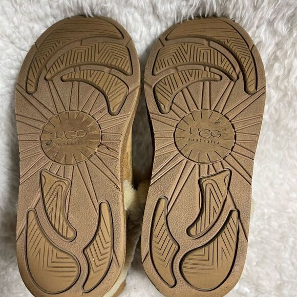 UGG chestnut leather suede with fur accents and metal back plate size 8 - Picture 10 of 16